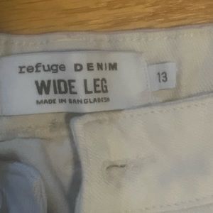 Love the color! Wear all year round! Easy to style